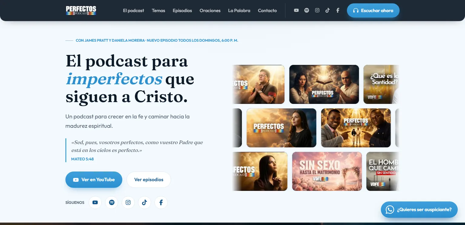 Portada del sitio de Perfectos Podcast, podcast cristiano, con filas de miniaturas de episodios y paleta celeste